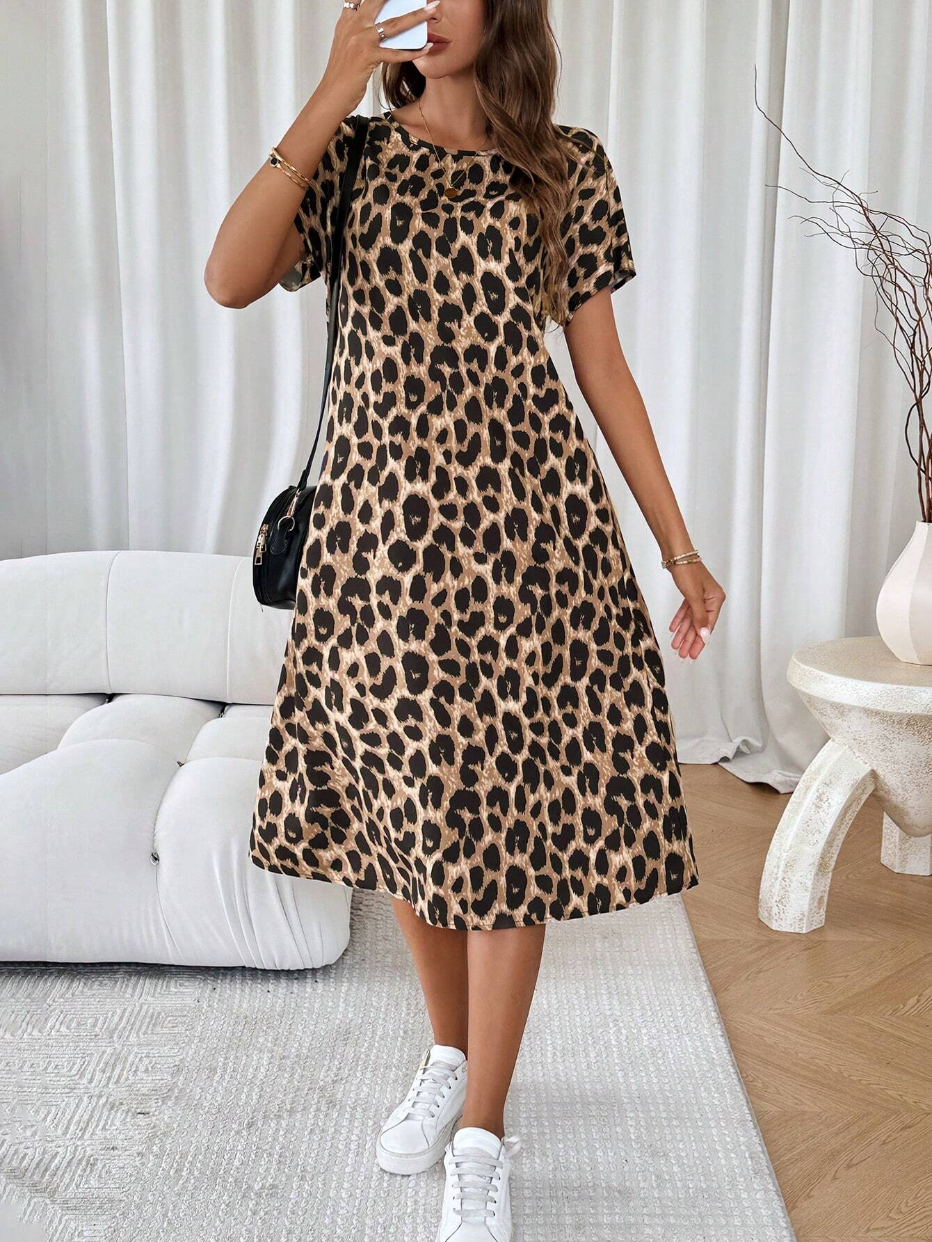 Street Fashion Plus Size - Plus Size Women's Fashionable Dress Outdoor