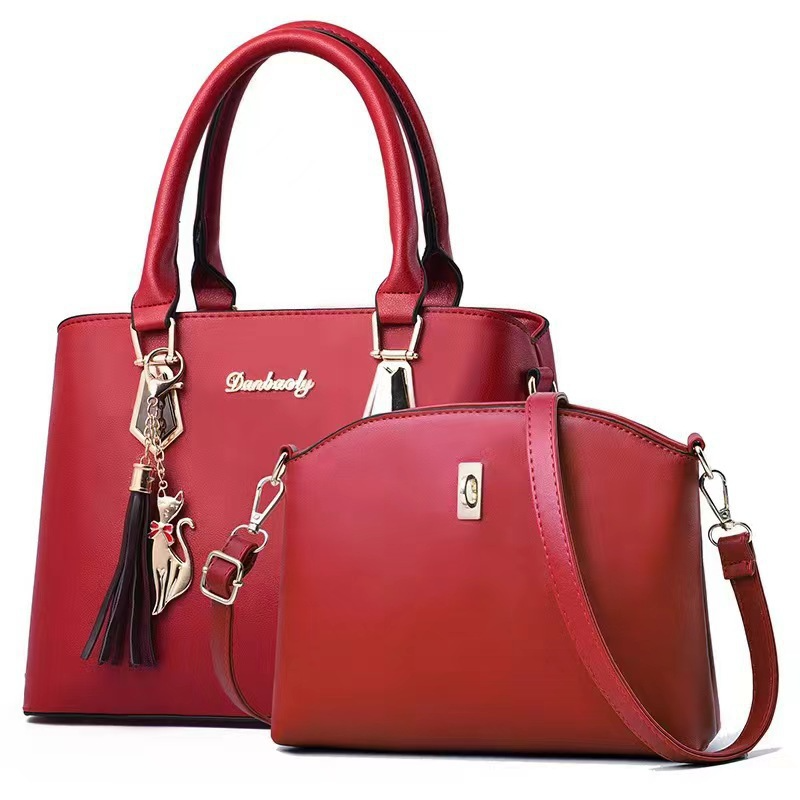 Fashionable women's handbag se – Street Fashion Photography Bewertung und Preis